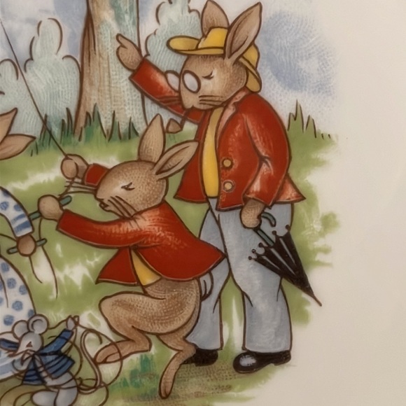 Royal Doulton Bunnykin 8” Plate, Flying Kites - Picture 3 of 8